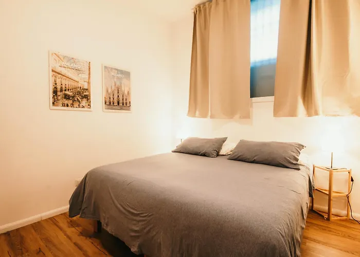 Casa De Amicis - Lakeside L&b 3* Milan